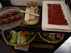 -尚尚仙·酸汤猪手·猪肚鸡火锅(华联万柳购物中心店)
