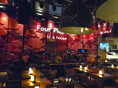 -FOUR PLAY BAR