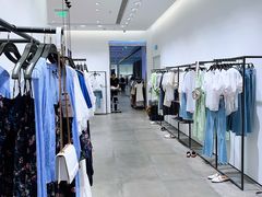 -URBAN REVIVO(上海中庚漫游城店)