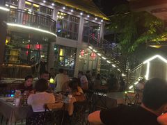 -拾光音乐餐酒吧(告庄星光夜市店)
