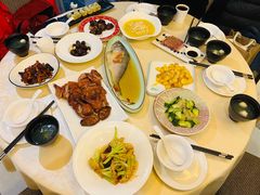 -新镇江酒家(南京西路店)