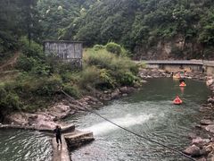 -安吉龙王山峡谷漂流