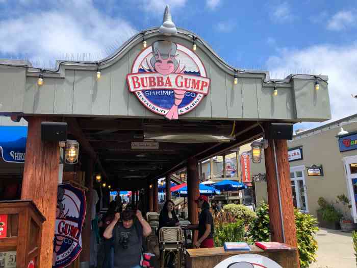 bubba gump shrimp-"阿甘主题餐厅,里面有很多阿甘电影里面的元.