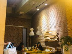 大堂-苹果树下艺术餐厅(宋庄店)