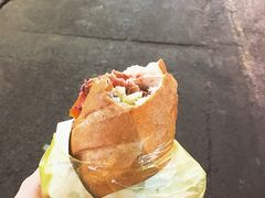 -Bánh Mì Huynh Hoa