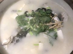 -姜君·千岛湖鱼头馆(浦东大道店)