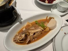 黄蘑菇家烧白菇鱼配台州年糕-新荣记(建国门外大街店)