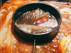 -老牌坊云南鱼豆花火锅(哈西万达店)