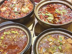 -有红鸡毛店·砂锅菜(抚琴夜市店)
