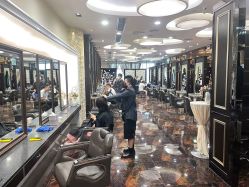 点击看大图 -八佰伴8008星级形象店