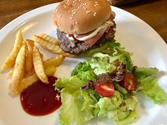 奶酪蘑菇牛肉汉堡-雕刻时光·无国界料理西餐厅(五山店)