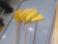 菠萝小串-街角等你.大连海鲜烧烤.经典铁板海鲜串(西安路店)