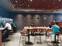 -瑞幸咖啡(岳家嘴地铁站店)