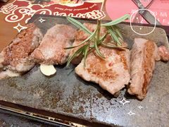 玫瑰露盐烧雪花牛叉-一沙一城·岩烤牛扒(深圳首店)