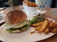 招牌牛肉汉堡-UPPER KITCHEN(延安路店)