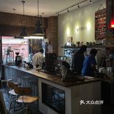 这家咖啡店的环境还不错！