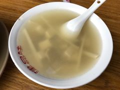 酸笋肉羹汤-津品味小吃(大学湾店)