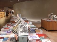 -新华文创·光的空间