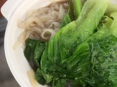 牛腩汤河粉-黄师奶甜品店