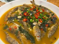 红烧石斑鱼-头上红煨盐鸡·非遗院子餐厅