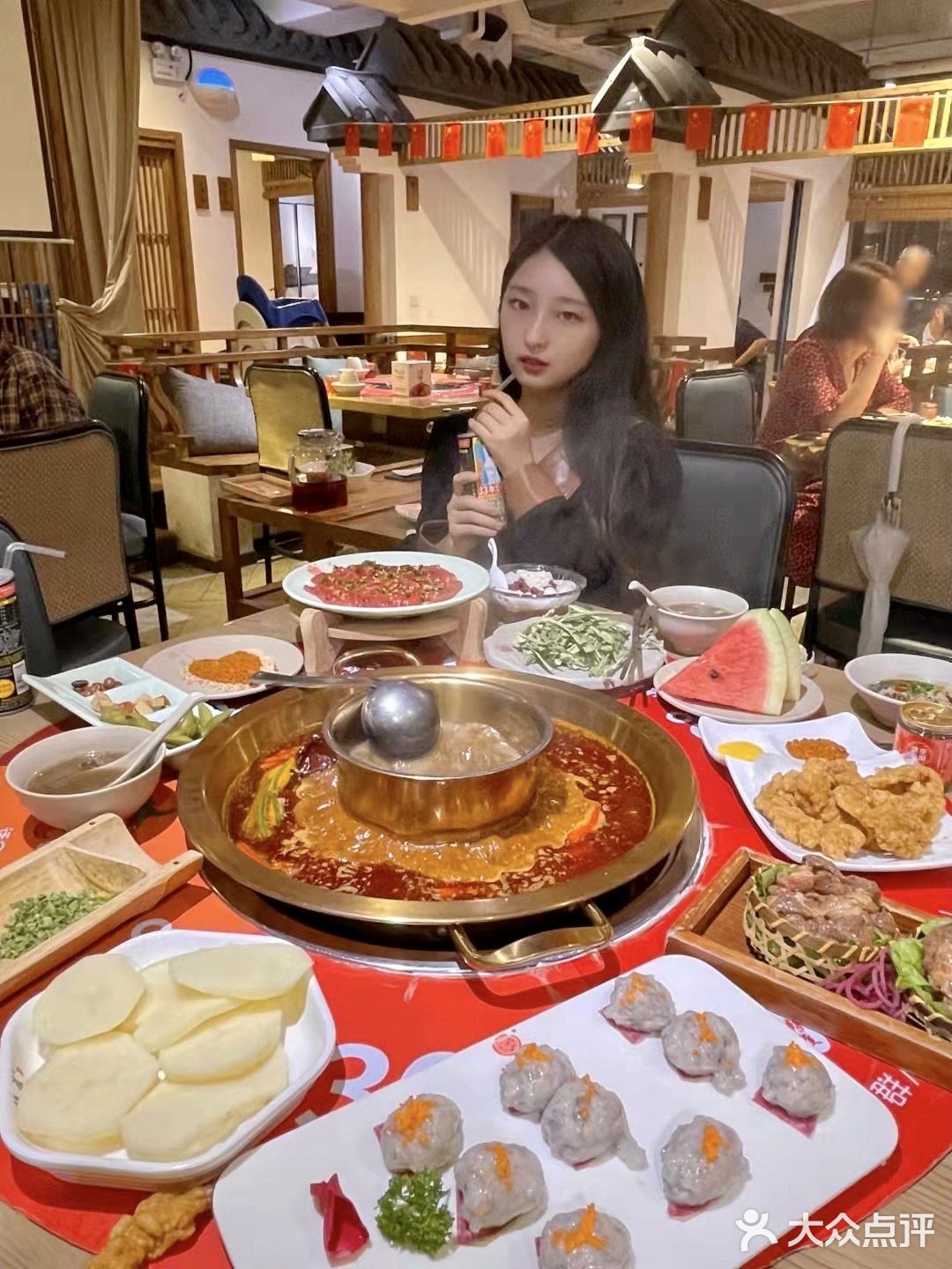 美食探店｜秋天的第一顿火锅一定要在德庄吃鲜椒锅才完整