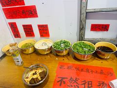 -柳州肥姨妈大骨螺蛳粉(万达中心店)