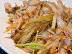 葱爆海螺片-五谷丰登农家院·地道胶东菜·海鲜烧烤(威海店)