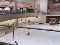 -冰纷万象滑冰场(深圳万象城店)