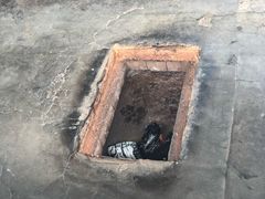 -满記土窑烧鷄波浪山莊