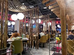 大堂-日进一片海.生腌海鲜火锅.宵夜烧烤(三里屯总店)
