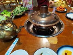 -岳记兴隆·青城腊排铜火锅(融创店)