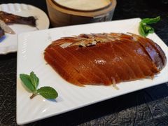 酥香嫩果木烤鸭-正德楼果木烤鸭·渔家菜(东港店)