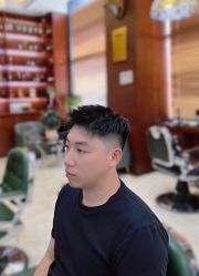 -尼特斯男士发型馆