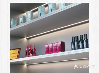 二是新店开业有活动，办会员卡的话首次消费可以打五折