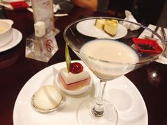 -荣誉国际酒店-云顶旋转餐厅