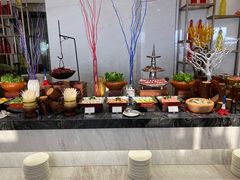 自助调料区-索菲特酒店 · 云尚天际自助餐厅