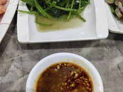 -四川小胡子海鲜(丁村万人海鲜广场店)