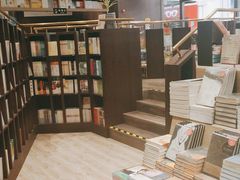-钟书阁(群光广场店)
