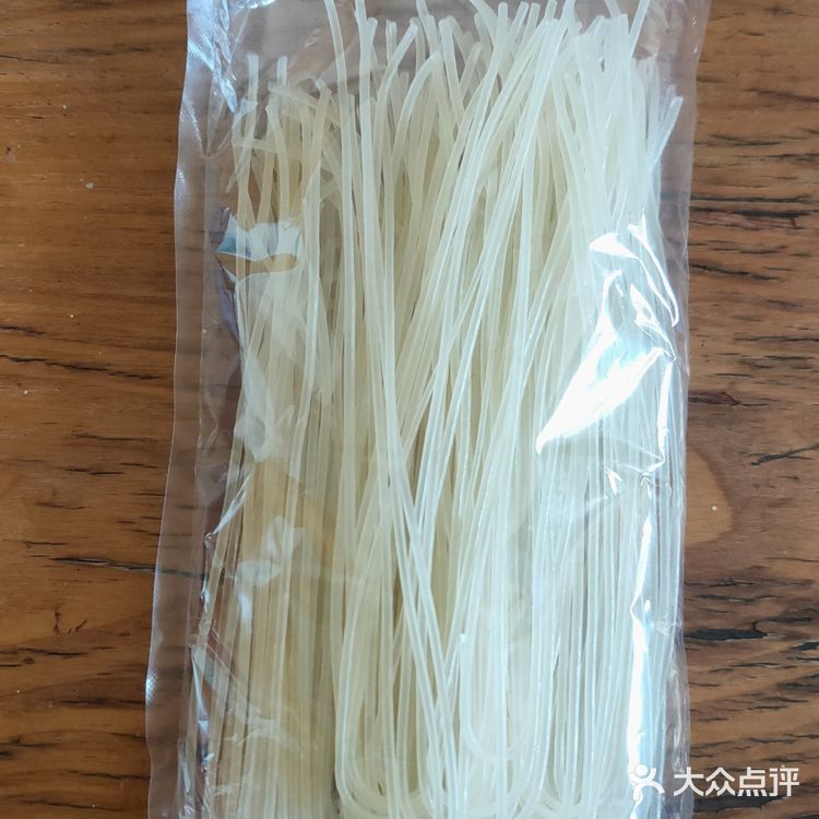 内含7包，干米粉包，螺蛳粉汤包，酸笋包，腐竹花生包