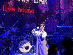 -FOUR PLAY BAR