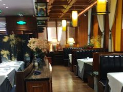 -八府香鸭·啫啫煲(华山路店)