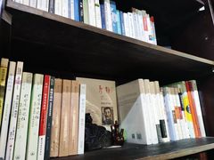 -荒岛书店(黄县路店)