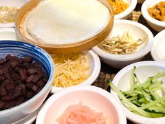 -包整·丝娃娃(一览甲秀楼风景店)