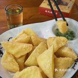 人潮涌动的餐馆，洪大厨鸡煲！