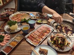 -明洞阿姨·韩式酱蟹烤肉·创意料理(三元桥店)