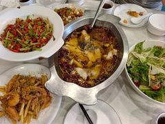 -鑫巴蜀小镇 · 水煮鱼专研店(玉桥店)