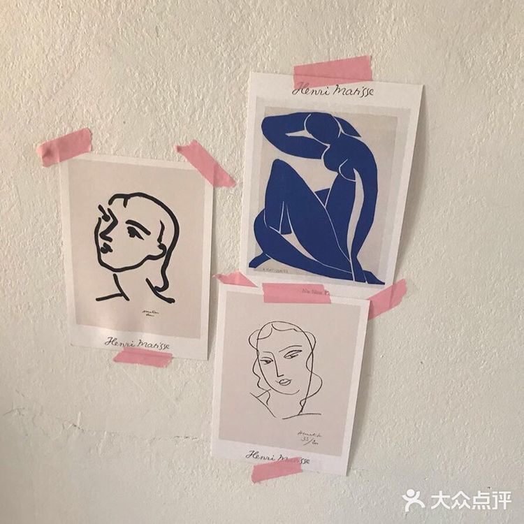 充满岁月斑驳的痕迹,没有电梯