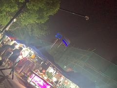 -吴山路夜市