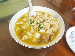 蚌肉豆腐-鼎鲜·蟹农渔水·阳澄湖大闸蟹·农家乐(美人腿店)