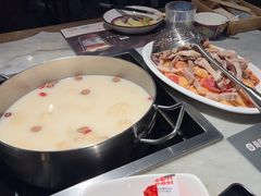 -尚尚仙·酸汤猪手·猪肚鸡火锅(华联万柳购物中心店)